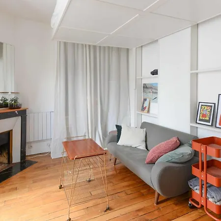 Nice Design Studio Near Sacre-Coeur